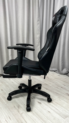 Игровое геймерское кресло Calviano 1585 Черный, с подножкой