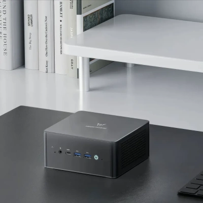 Мини ПК Minisforum UM880 Pro AMD Ryzen 7 8845HS 32GB/1TB Черный